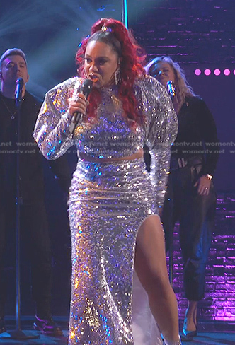 Cait Martin’s sequin cropped top and skirt on The Voice