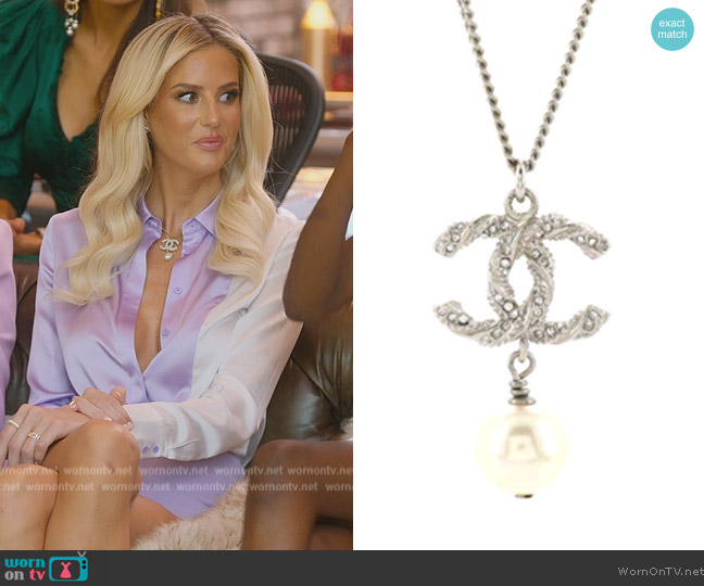 Chanel Twisted CC Pendant Necklace worn by Emma Hernan on Selling Sunset