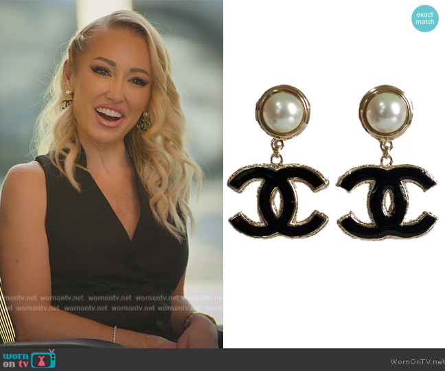 Chanel Logo Black Gold Metal Pearl worn by Mary Fitzgerald on Selling Sunset