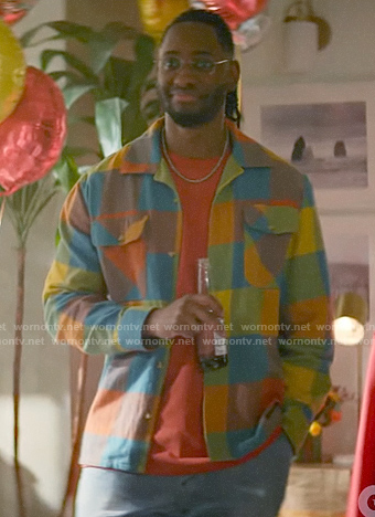 Chester's multi colored check shirt on The Flash