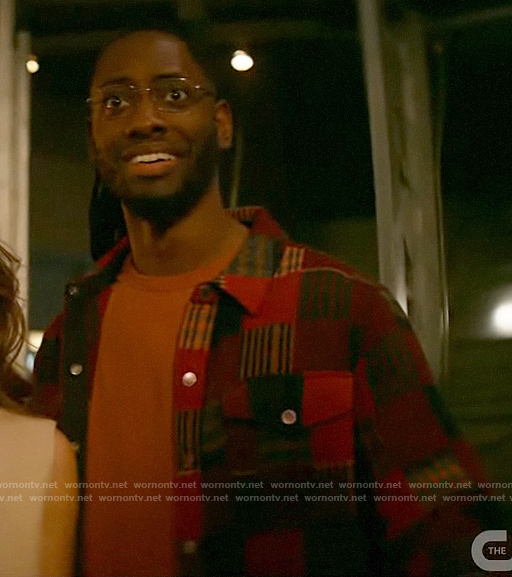Chester's red patchwork shirt on The Flash
