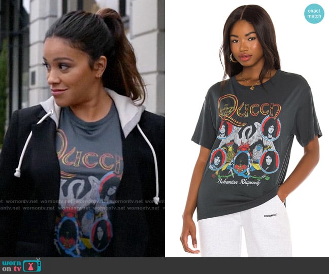 Daydreamer Queen Bohemian Rhapsody Boyfriend Tee worn by Nell Serrano (Gina Rodriguez) on Not Dead Yet