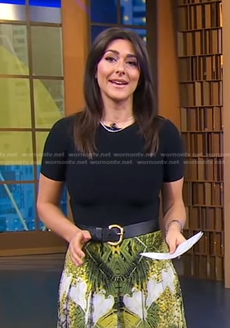 Erielle’s green and white bird print skirt on Good Morning America