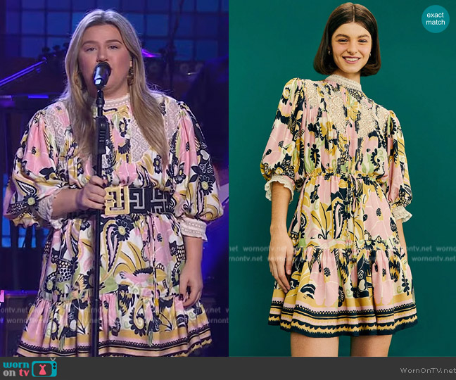 WornOnTV: Kelly’s abstract print mini dress on The Kelly Clarkson Show ...