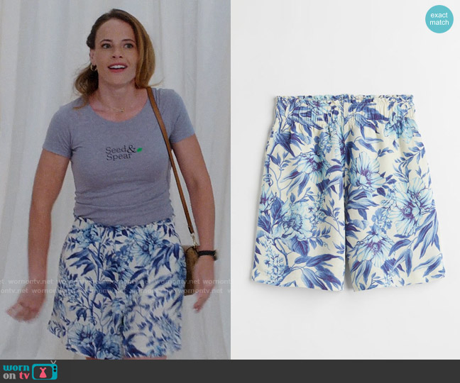 H&M Linen-blend Pull-on Shorts in Blue Floral worn by Courtney Hobbs (Katie Leclerc) on Fantasy Island