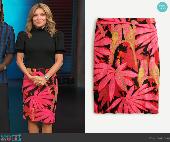 J. Crew No 2 Pencil Skirt in Palm Print Grass Cloth worn by Kit Hoover on Access Hollywood