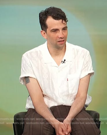 Jay Baruchel's white button down shirt on Access Hollywood