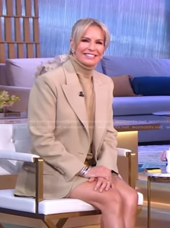 Jennifer’s beige blazer on Good Morning America