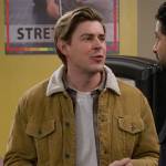 Jesse’s corduroy jacket with sherpa collar on How I Met Your Father