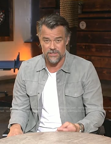 Josh Duhamel’s grey suede jacket on E! News