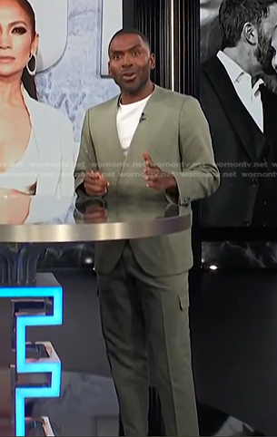 Justin's green blazer and cargo pants on E! News