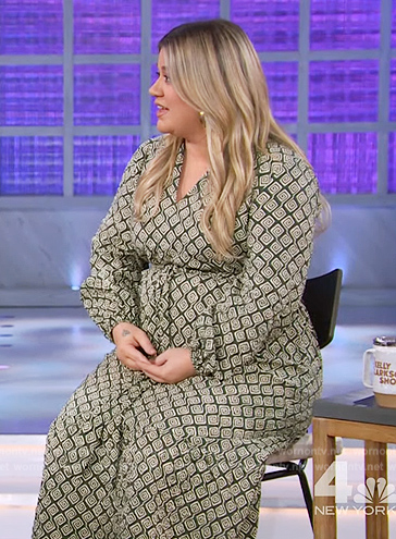 Kelly's green geometric print shirtdress on The Kelly Clarkson Show