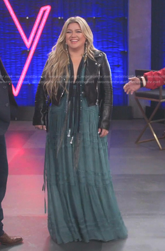 Kelly's green tiered maxi dress on The Voice
