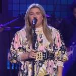 Kelly Clarkson Wore a Football Jersey Dress ﻿﻿to Host the 12th