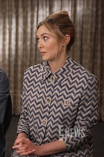 Elizabeth Olsen’s blue zig zag print jacket on E! News