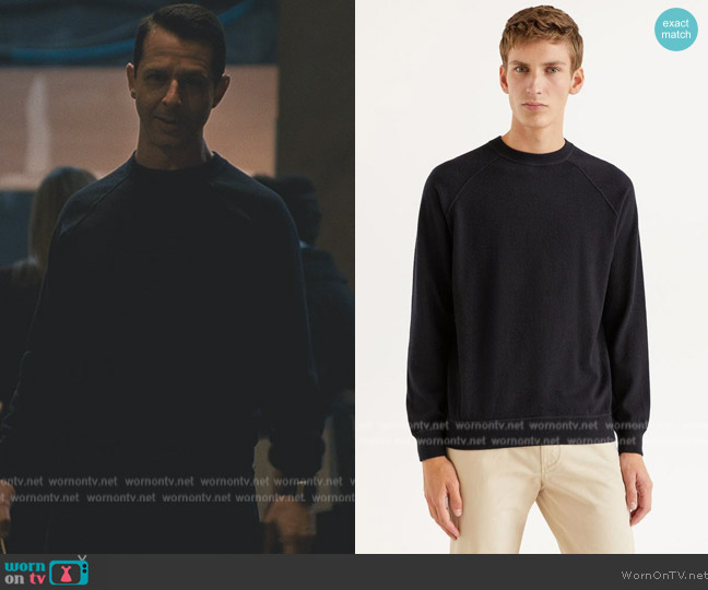 Kendall’s navy cashmere sweater on Succession