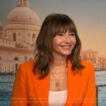 Mary Steenburgen’s orange chain blazer on E! News