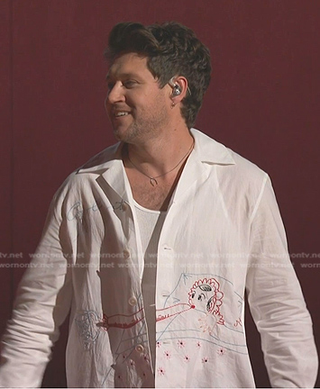 Niall Horan's white embroidered shirt on The Voice