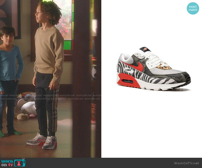 Denny’s sneakers on 9-1-1