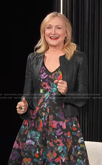 Patricia Clarkson's floral dress on E! News