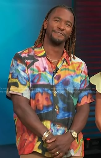 Scott’s abstract print shirt on Access Hollywood