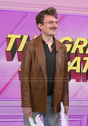 Sean Hickey’s brown leather blazer on Today