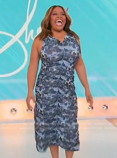 WornOnTV: Sherri’s blue floral print ruched dress on Sherri | Sherri ...