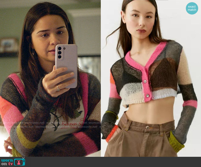 Urban Outfitters Sadie Sheer Cropped Cardigan worn by Dana Tasker (Annabella Didion) on True Lies