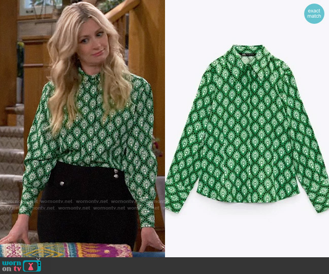 Zara Fitted Shirt in Printed Fabric worn by Gemma (Beth Behrs) on The Neighborhood