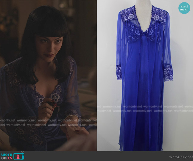 Ian Drummond Vintage 1970s Sapphire Blue Robe Set worn by Veronica Lodge (Camila Mendes) on Riverdale