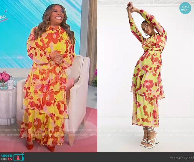 ASOS High neck ruched waist maxi tea dress in pink floral print worn by Sherri Shepherd on Sherri