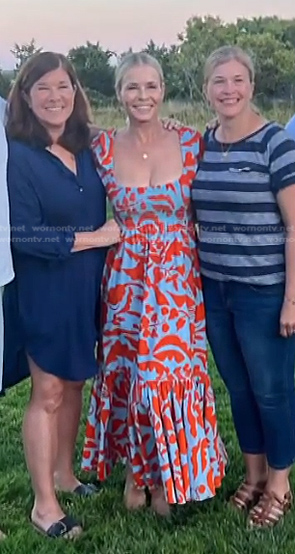 Chelsea Handler's blue and orange print dress on E! News