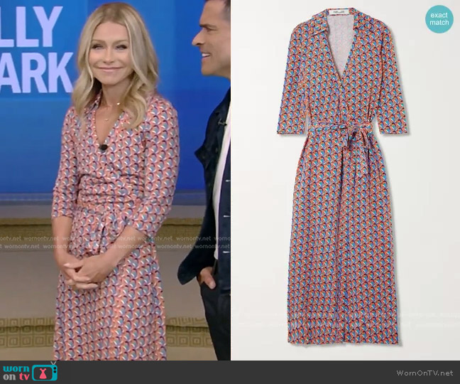 WornOnTV: Kelly Ripa’s geometric print wrap dress on E! News | Clothes ...