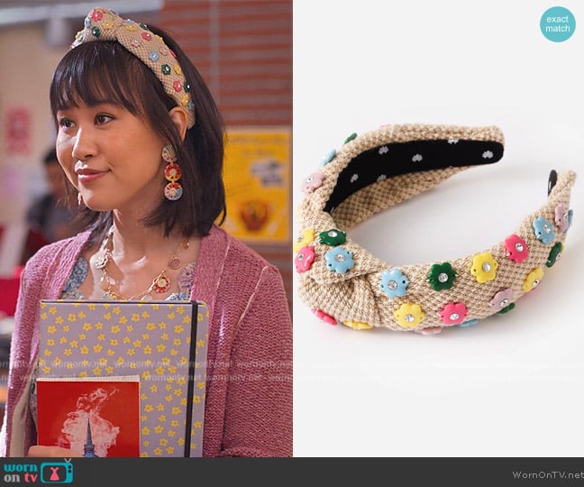 Lele Sadoughi Daphne Floral Charm Knotted Headband worn by Eleanor Wong (Ramona Young) on Never Have I Ever