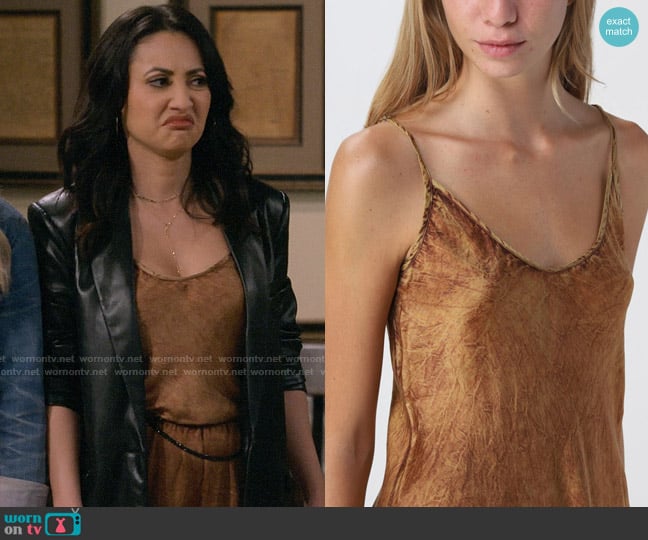 Mes Demoiselles Carolina Top worn by Valentina (Francia Raisa) on How I Met Your Father