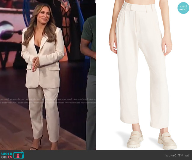 WornOnTV: Carolina’s ivory pant suit on E! News | Carolina Bermudez ...