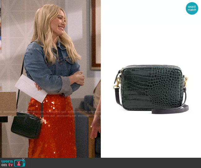 Clare V Midi Sac in Green Croco worn by Sophie (Hilary Duff) on How I Met Your Father