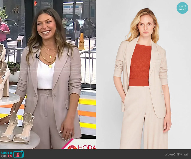 Club Monaco Crinkle Blazer in Light Grey worn by Melissa Garcia on Today