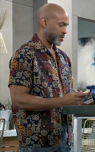 Curtis's printed button down shirt on General Hospital