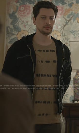 Eagan’s beige tie dye tee and black jacket on Manifest