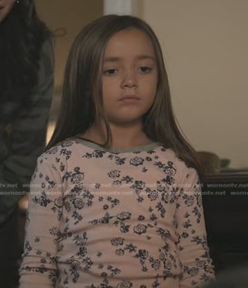 Eden's pink floral pajamas on Manifest