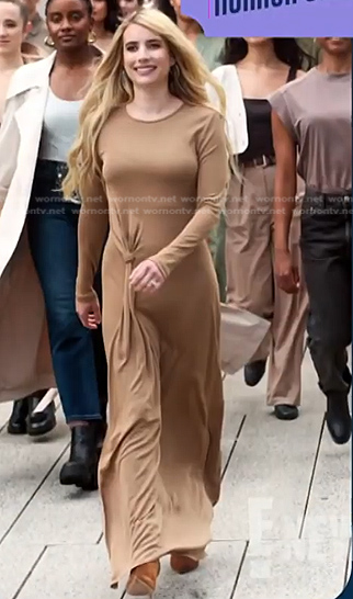 Emma Roberts’s beige knot waist dress on E! News