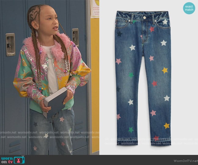 Gap Mid Rise Star Girlfriend Jeans with Washwell worn by Alice Baxter (Mykal-Michelle Harris) on Ravens Home