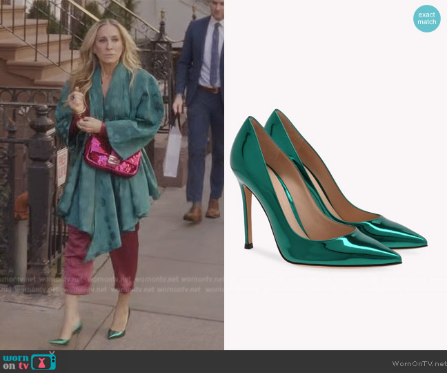 Gianvito Rossi 105 Pumps worn by Carrie Bradshaw (Sarah Jessica Parker) on And Just Like That