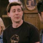 Jesse’s Leonard Cohen t-shirt on How I Met Your Father