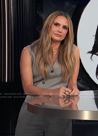 Keltie’s grey vest and pants on E! News