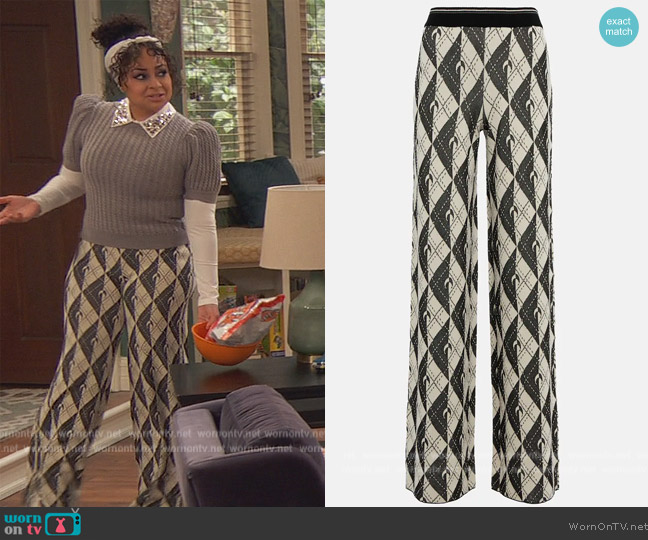 WornOnTV: Raven's pink puff sleeve leather shirtdress on Ravens Home, Raven-Symoné