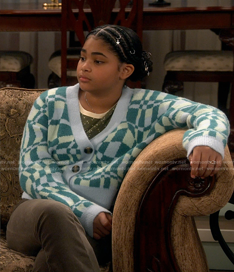 Millicent's green geometric cardigan on iCarly