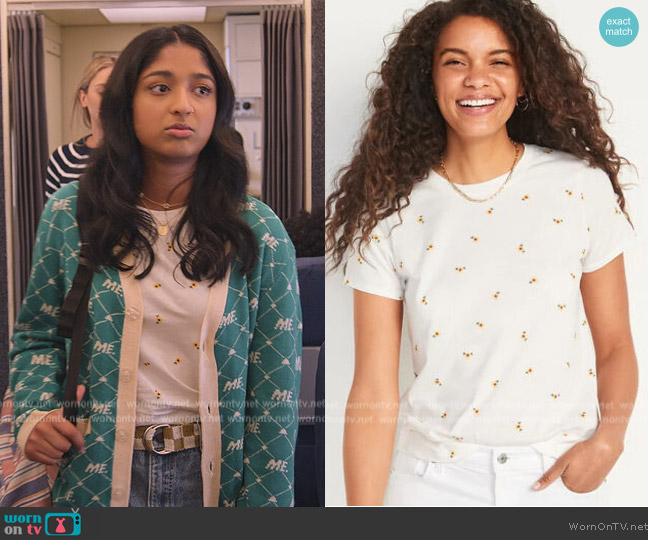 Old Navy Sunflower Print Tee worn by Devi Vishwakumar (Maitreyi Ramakrishnan) on Never Have I Ever