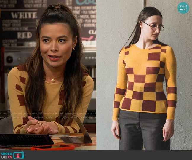 Paloma Wool Pixel Top worn by Carly Shay (Miranda Cosgrove) on iCarly